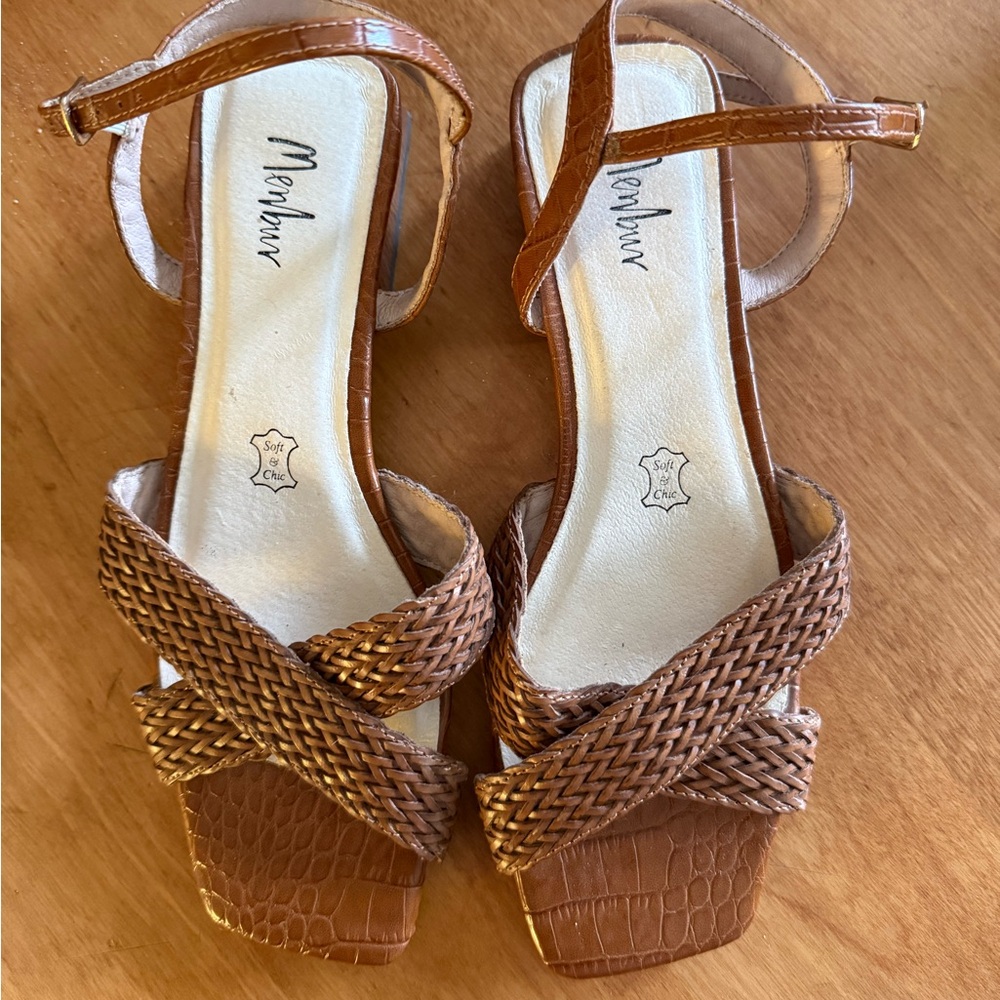 Menbur Tan Woven Sandals